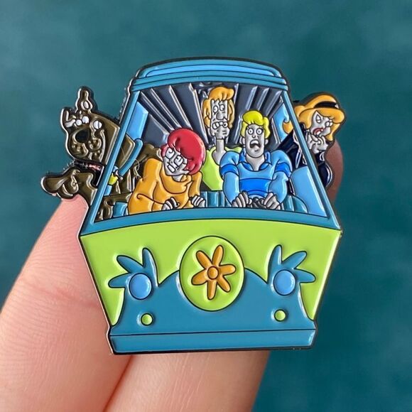 Scooby Doo & Gang Enamel Pin/ Brooch Lapel - Picture 1 of 6
